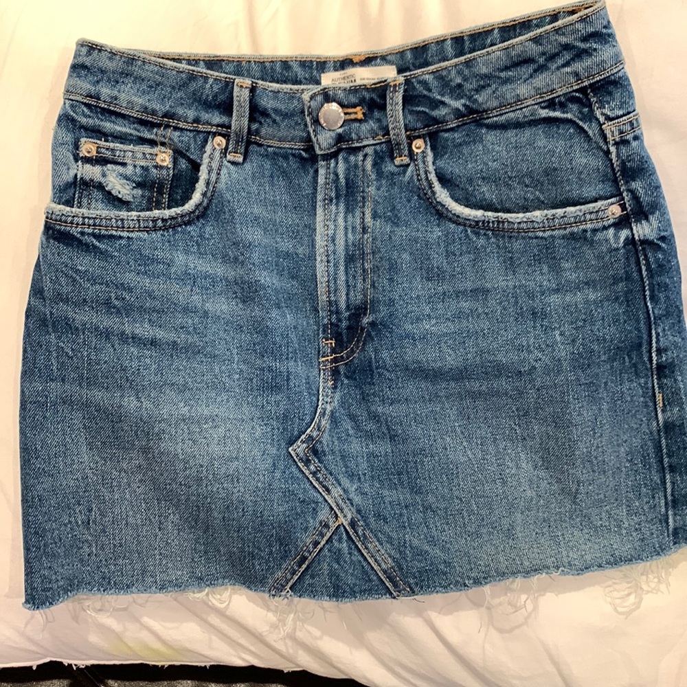 Denim skirt ZARA XS. Excellent condition. Worn once.